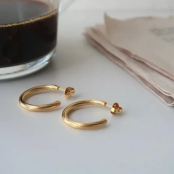 NEW 18K Gold Plated Braided Round C Hoop Earrings
